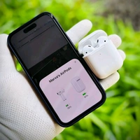 Air Pods 2 Awesome Quality With Original Box Packing, Free Silicon Case, Both Sensors Working 