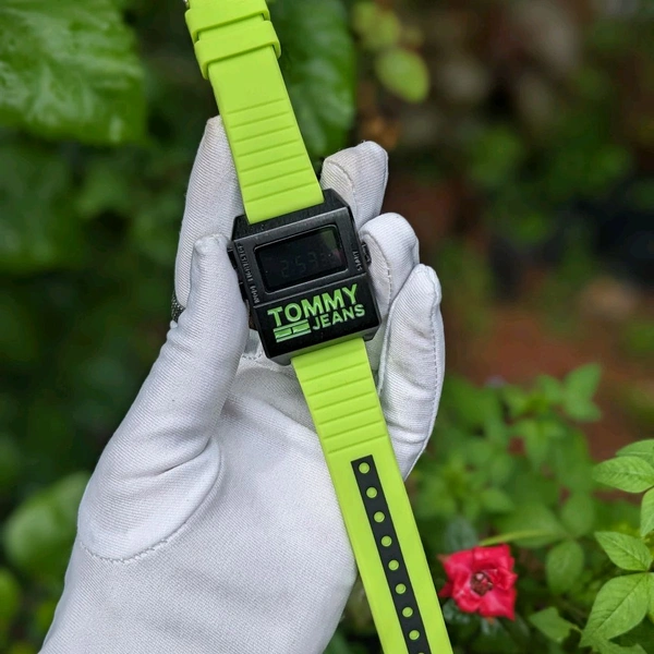 Digital Trending Best Quality Watch With High Quality Strap Best finishing Body & Case - SRTH1
