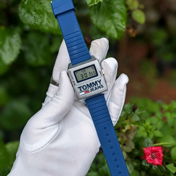 Digital Trending Best Quality Watch With High Quality Strap Best finishing Body & Case - SRTH4