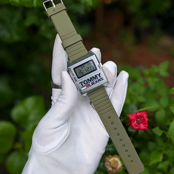 Digital Trending Best Quality Watch With High Quality Strap Best finishing Body & Case - SRTH7