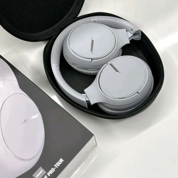 700 + Ultra Best Quality Headphones, Wireless And Connected With iOS & Android