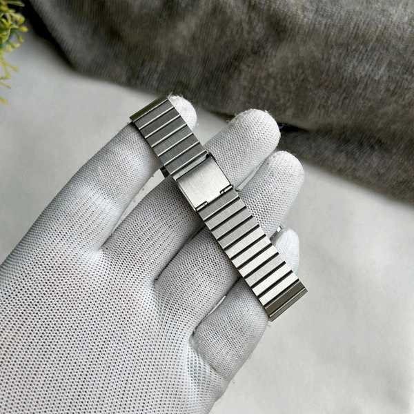 Analog Quartz Movement Watch Best Quality Collection With High Quality Silicon Strap - SRC1