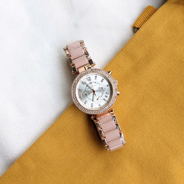 Analog High Quality Quartz Movement Watch Collection With High Quality Strap Best finishing Body & Case