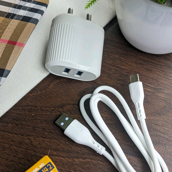 Original SoRoo 18 W Quick Charge 3.4 A Wall Charger for Mobile with Detachable Cable (WIGHT, Cable Included)