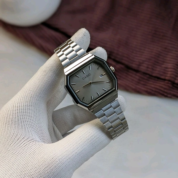 Analog High Quality Quartz Movement Trending Collection With High Quality Strap Best finishing Body & Case - SRA3