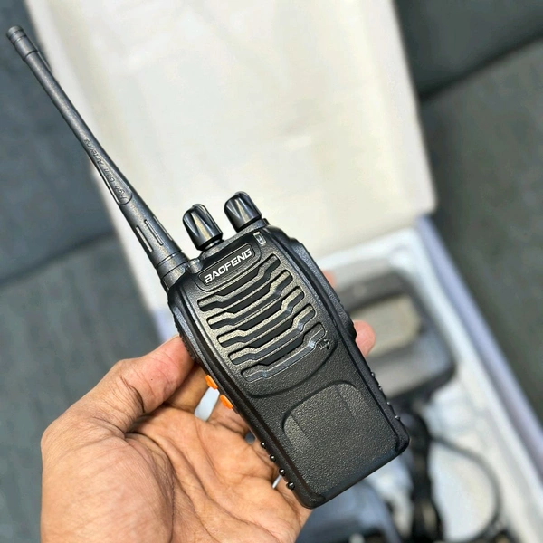Baofeng BF-888S Two Way Radio 16CH 400-470MHZ Long Range WTO1 Walkie Talkie (Black)