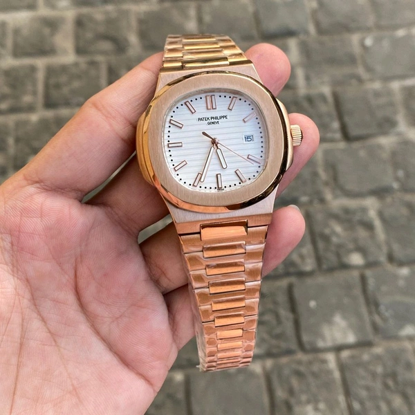 Analog Nautilus Non Comparable Original Japanese Battery Operated Machinery Watch - SRH1