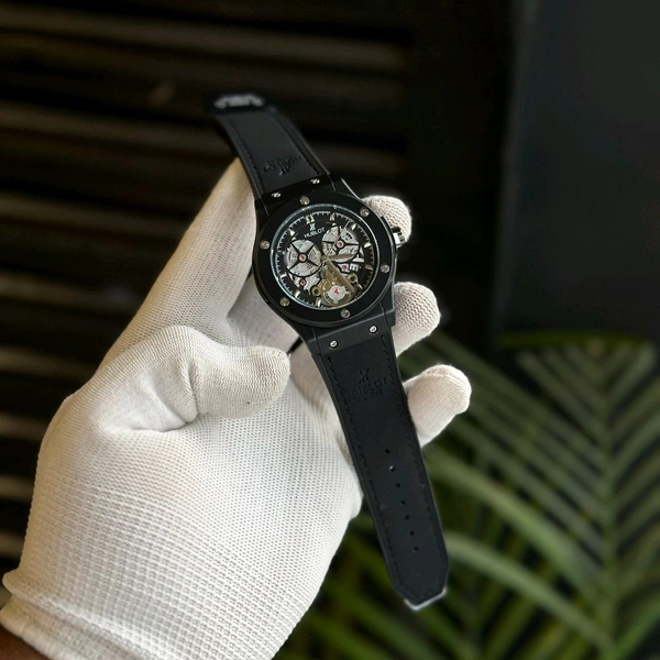 Most Demanded Analog Quartz Movement Watch With High Quality Strap Best finishing Body & Case - SRH5