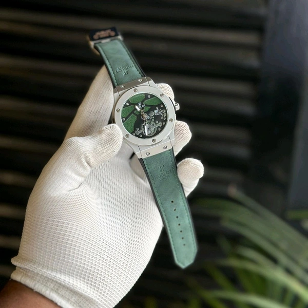 Most Demanded Analog Quartz Movement Watch With High Quality Strap Best finishing Body & Case - SRH1
