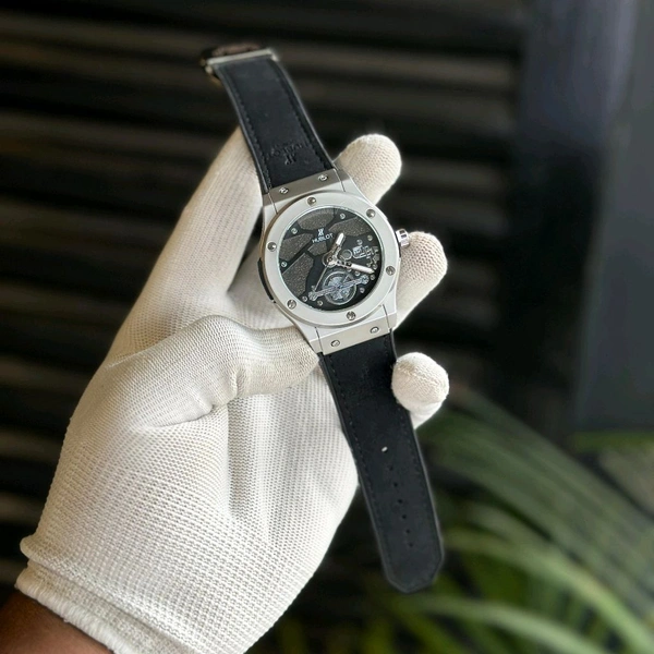 Most Demanded Analog Quartz Movement Watch With High Quality Strap Best finishing Body & Case - SRH5