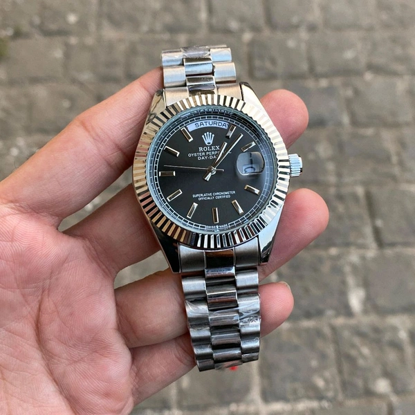 Analog Day Date High Quality Quartz Movement Collection With High Quality Strap Best finishing Body & Case - SRH4