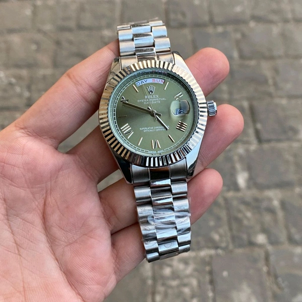 Analog Day Date High Quality Quartz Movement Collection With High Quality Strap Best finishing Body & Case - SRH5