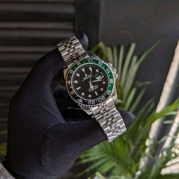 Analog Day Date High Quality Quartz Movement Collection With High Quality Strap Best finishing Body & Case - SRH2