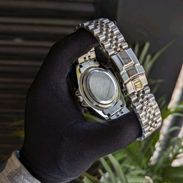 Analog Day Date High Quality Quartz Movement Collection With High Quality Strap Best finishing Body & Case - SRH2