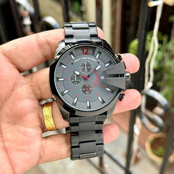 Analog 10 Bar High-End Battery Operated Machinery Watch 