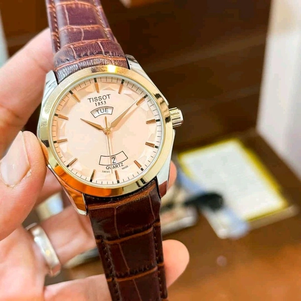 Analog Day & Date ⁠Original Quartz Battery Operated Machinery Watch