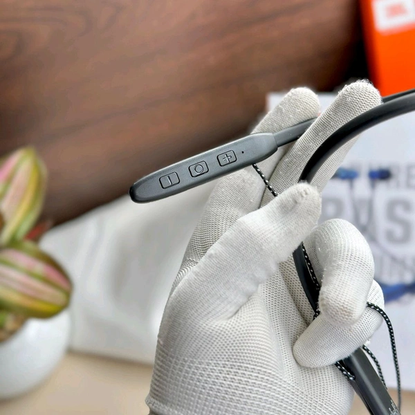 Bluetooth Truly Wireless In Neckband With Mic