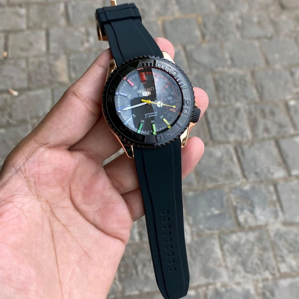 Analog High Quality Quartz Movement Watch Collection With High Quality Strap Best finishing Body & Case - SRE3