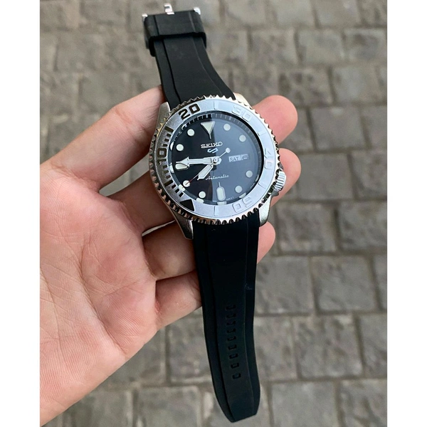 Analog High Quality Quartz Movement Watch Collection With High Quality Strap Best finishing Body & Case - SRE4