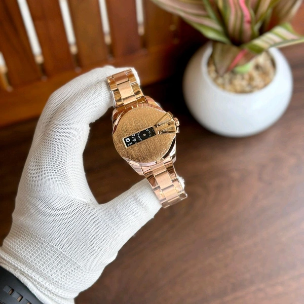 New Unique High Quality Analog Quartz Movement Watch With High Quality Strap Best finishing Body & Case - SRD3