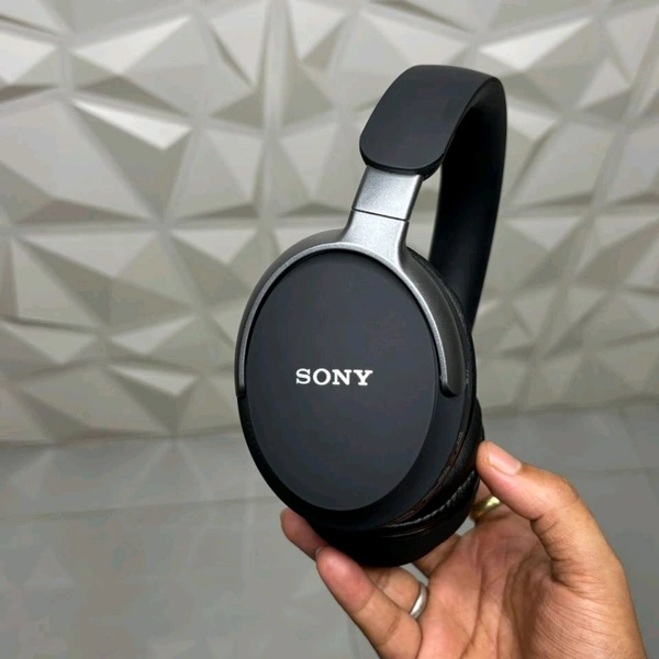 New Wireless Headphones – BT Earphone, Over Ear Headphones With Built-in Mic - Upto 8 Hours Playtime, Heavy Sound And Bass Quality, Perfect For Everyday Use - Black