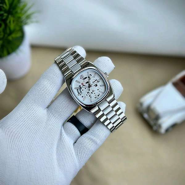 Fenton Analog Unique Quartz Movement Collection With High Quality Strap Best finishing Body & Case - SRG5