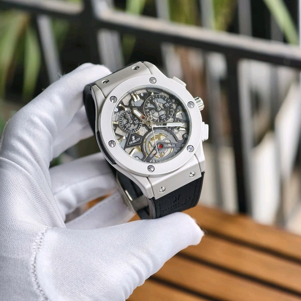 Analog High Quality Quartz Movement Collection With High Quality Strap Best finishing Body & Case - SRH4