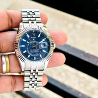 Analog Sky-Dweller – The Ultimate & Luxurious Traveler’s Watch!