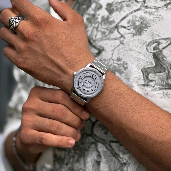 New Sabr Magnetic Magnetic Ball Unique Watch For Men | New Fashionable Business Mens Watch Creative Unique Rotating Magnetic Beads Black Classic Watch Exquisite Watch - Silver