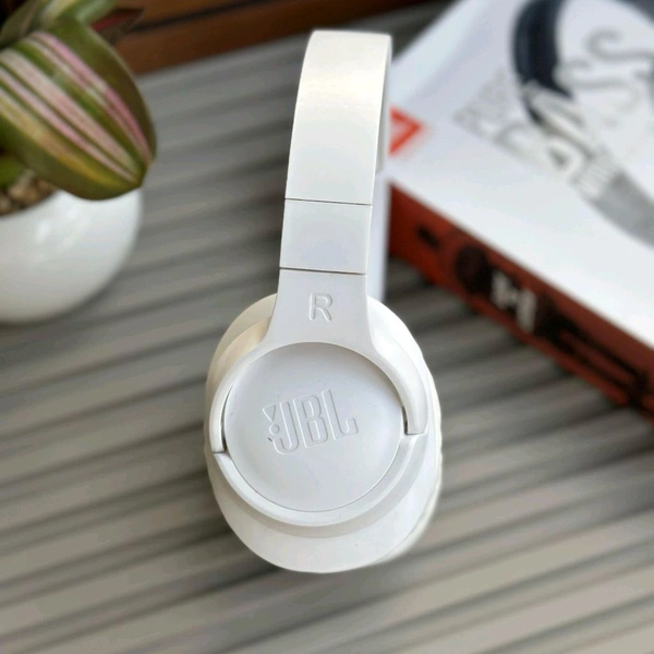 Wireless Wireless Headphones with Built-in Mic for Gaming, Music & Sports - Long Battery Life, Comfortable Fit, Call Function, Fashion Design - White