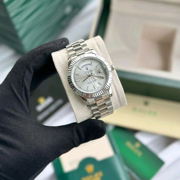 Analog Day Date High Quality Quartz Movement Collection With High Quality Strap Best finishing Body & Case - SRD3