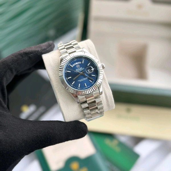 Analog Day Date High Quality Quartz Movement Collection With High Quality Strap Best finishing Body & Case - SRD5