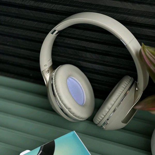 New Wireless Headphones – BT Earphone, Over Ear Headphones With Built-in Mic - Upto 8 Hours Playtime, Heavy Sound And Bass Quality, Perfect For Everyday Use