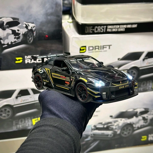 1:32 GT-R Diecast Collectors Model – Diecast Model With Lights & Opening Doors
 - Black