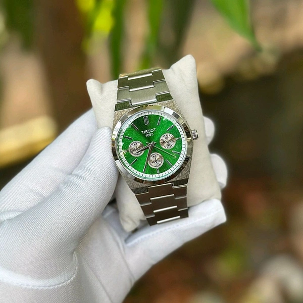 Most Demanded Analog Quartz Movement Watch With High Quality Strap Best finishing Body & Case - Green