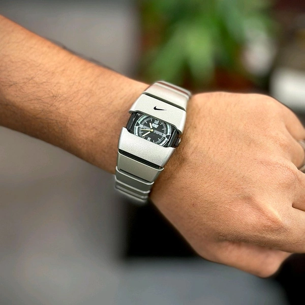 Futuristic Minimal Dial Watch | Unique Design - Silver