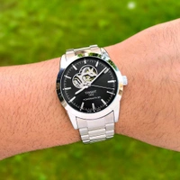 ANALOG AUTOMATIC TOP QUALITY COLLECTION WITH HIGH QUALITY STRAP BEST FINISHING BODY & CASE

