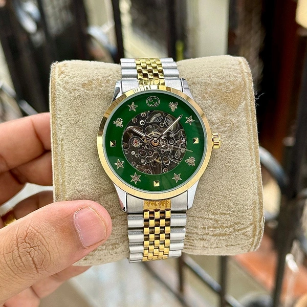 ANALOG AUTOMATIC TOP QUALITY COLLECTION WITH HIGH QUALITY STRAP BEST FINISHING BODY & CASE
 - Gold