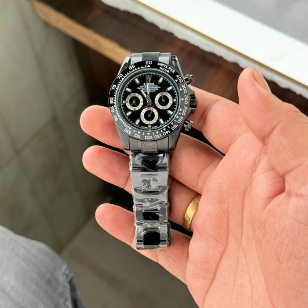 Most Demanded Analog High Quality Watch With High Quality Strap Best finishing Body & Case - SRB1