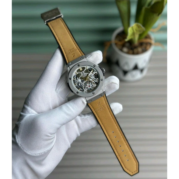 Most Demanded Analog High Quality Watch With High Quality Strap Best finishing Body & Case - STH4