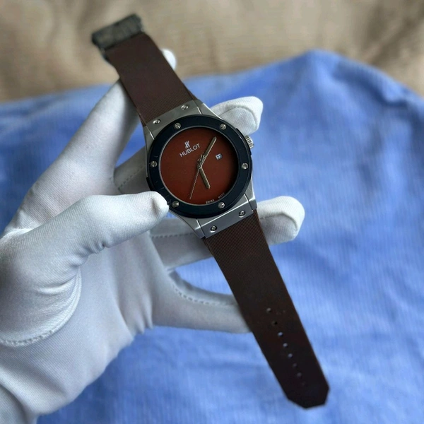 Most Demanded Analog High Quality Watch With High Quality Strap Best finishing Body & Case - STV6