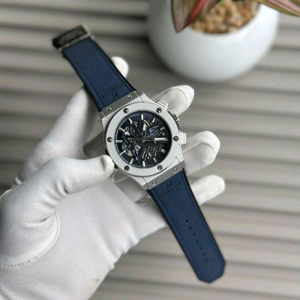 Most Demanded Analog High Quality Watch With High Quality Strap Best finishing Body & Case - STV1
