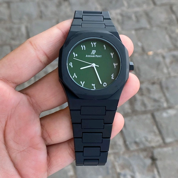 Analog Its Steel Case, Octagonal Bezel, “tapisserie” Dial And Integrated Bracelet. - Green