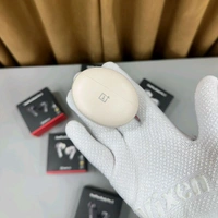 True Wireless Stereo Bluetooth Truly Wireless In Ear Earbuds With Mic - White
