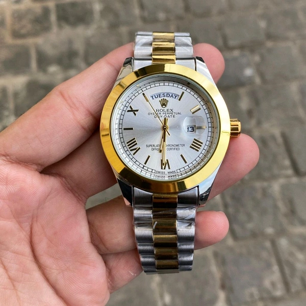 Analog Day Date High Quality Quartz Movement Collection With High Quality Strap Best finishing Body & Case - SRB8