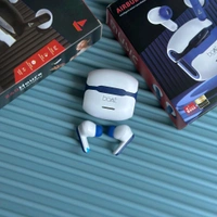 True Wireless Stereo Bluetooth Truly Wireless In Ear Earbuds With Mic - White