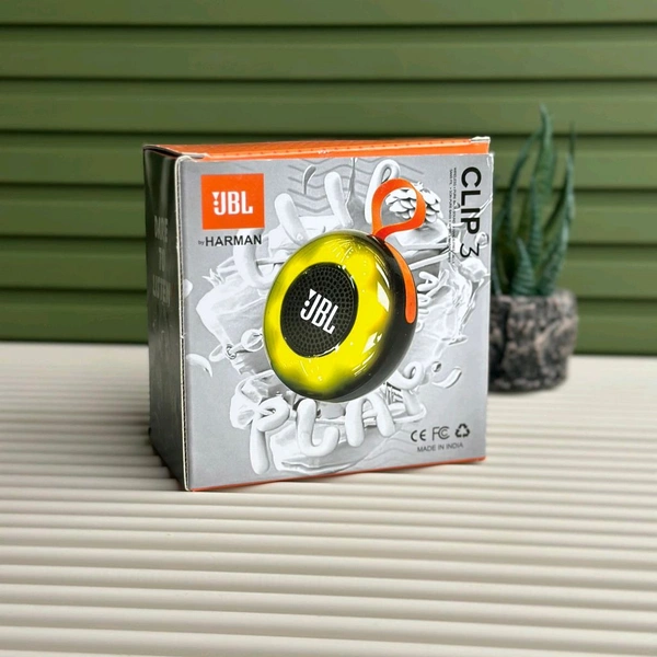 Clip 3 Portable Bluetooth Speaker Dynamic Thunder Sound 1200MAH Battery RGB 5 W Bluetooth Speaker Multicolor, Stereo Channel - Green