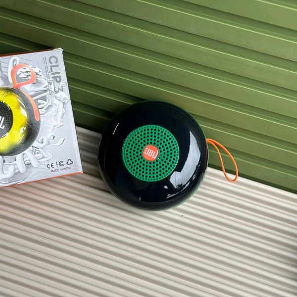 Clip 3 Portable Bluetooth Speaker Dynamic Thunder Sound 1200MAH Battery RGB 5 W Bluetooth Speaker Multicolor, Stereo Channel - Green