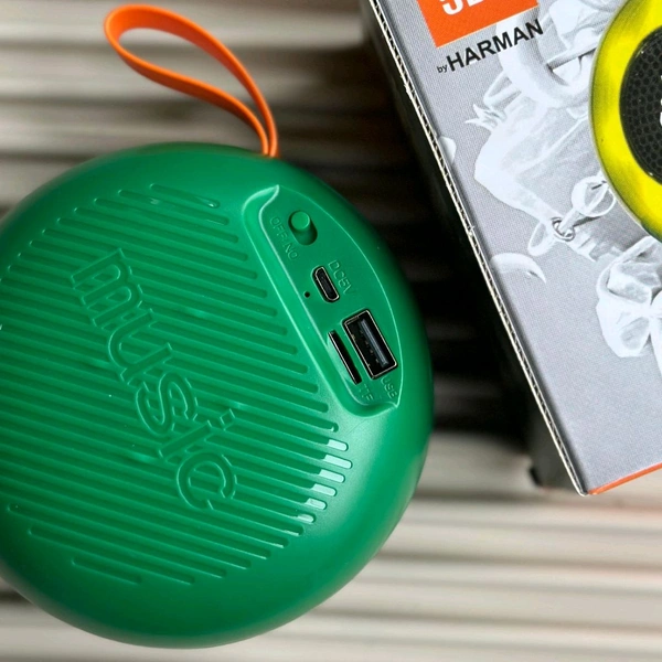 Clip 3 Portable Bluetooth Speaker Dynamic Thunder Sound 1200MAH Battery RGB 5 W Bluetooth Speaker Multicolor, Stereo Channel - Green