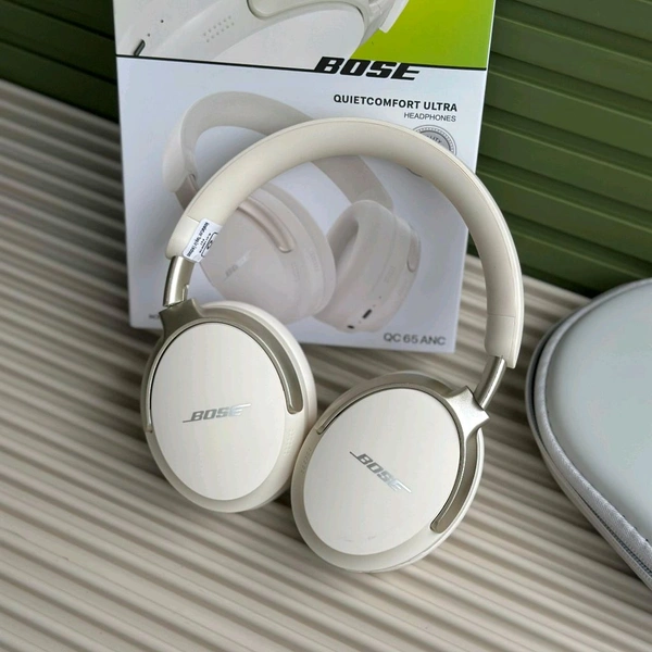 New Wireless Headphones With ANC – BT Earphone, Over Ear Headphones With Built-in Mic - Upto 8 Hours Playtime, Heavy Sound And Bass Quality, Perfect For Everyday Use - White